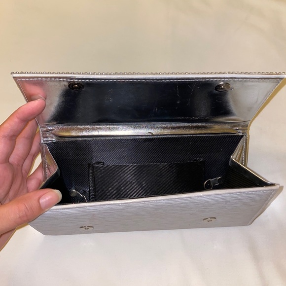 Silver clutch - Picture 4 of 4